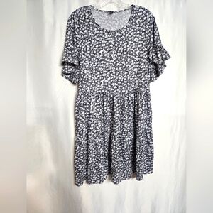 NCLOOK Black/White Flower Print Layered Relax Fit Dress. Size L